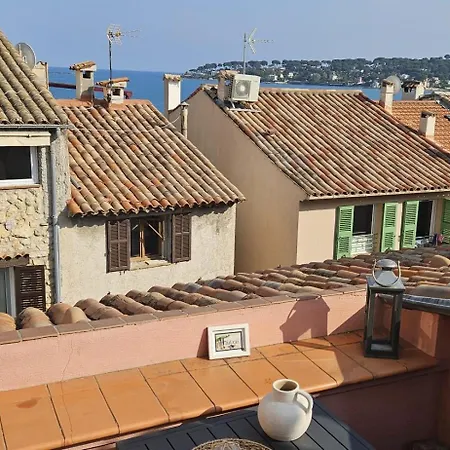Authentic Old Duplex With Seaview Terrace *