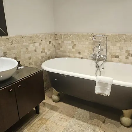 Апартаменти Authentic Old Duplex With Seaview Terrace *