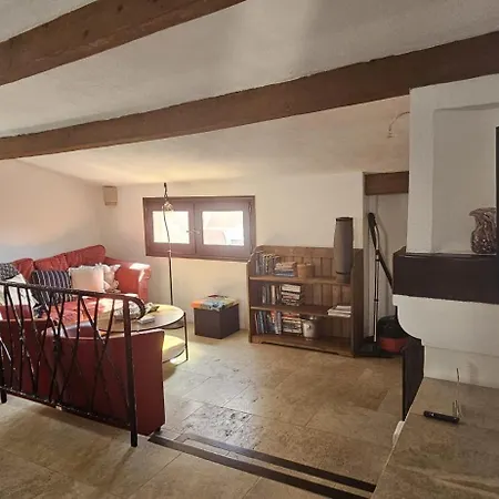 Authentic Old Duplex With Seaview Terrace *
