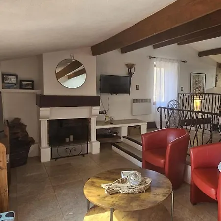 Authentic Old Duplex With Seaview Terrace Апартаменти Антіб