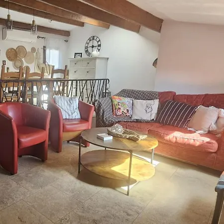 Authentic Old Duplex With Seaview Terrace Апартаменти Антіб