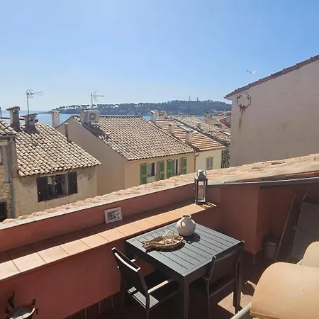 Authentic Old Duplex With Seaview Terrace
