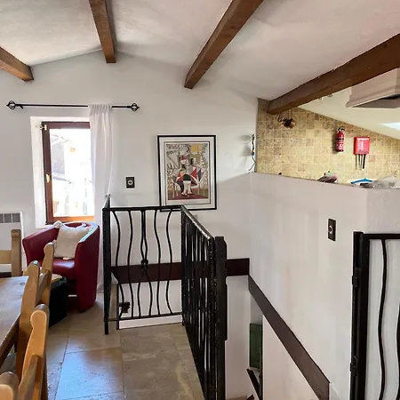 Authentic Old Duplex With Seaview Terrace Антіб