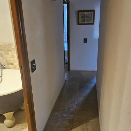 公寓 Authentic Old Duplex With Seaview Terrace