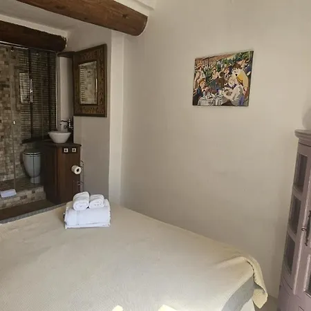 Authentic Old Duplex With Seaview Terrace *