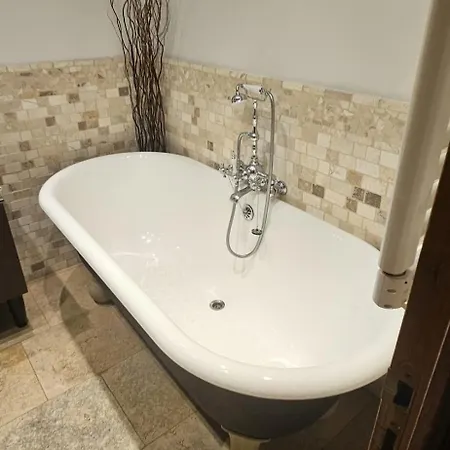 Authentic Old Duplex With Seaview Terrace Апартаменти Антіб