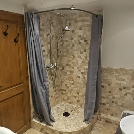 Authentic Old Duplex With Seaview Terrace Апартаменти